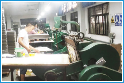 Manual die cutting machine